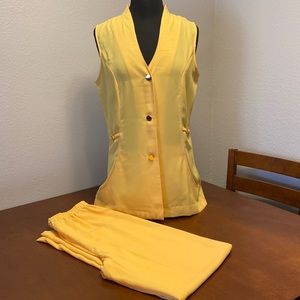 Metro style women’s suit top/bottom size 12T yellow